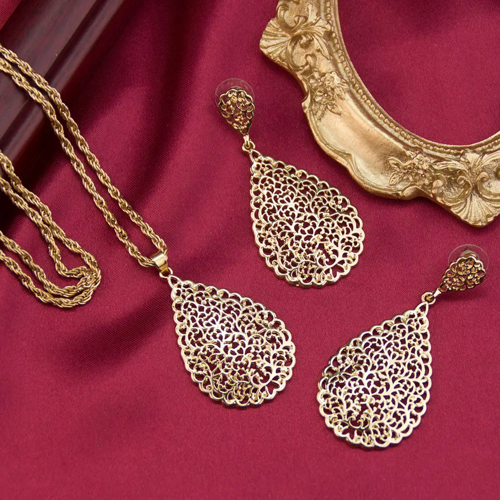 Hollow Teardrop Earrings & Pendant Necklace – Perfect for Moroccan Special Occasions